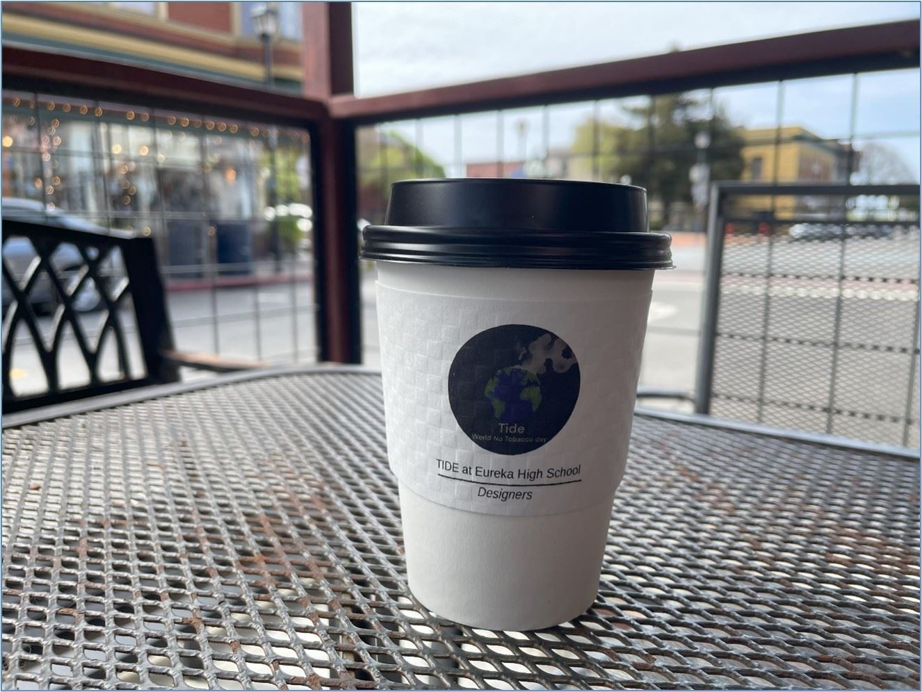 Paper coffee cup with 